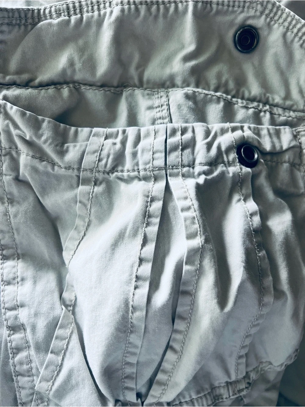 •Quicksilver Sz 31 Cargo Shorts!